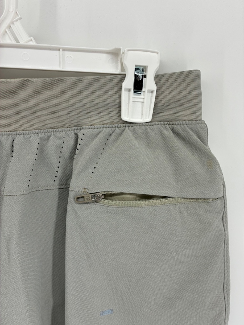 Lululemon Men’s Grey Athletic Shorts Athleisure Sporty - Picture 7 of 14